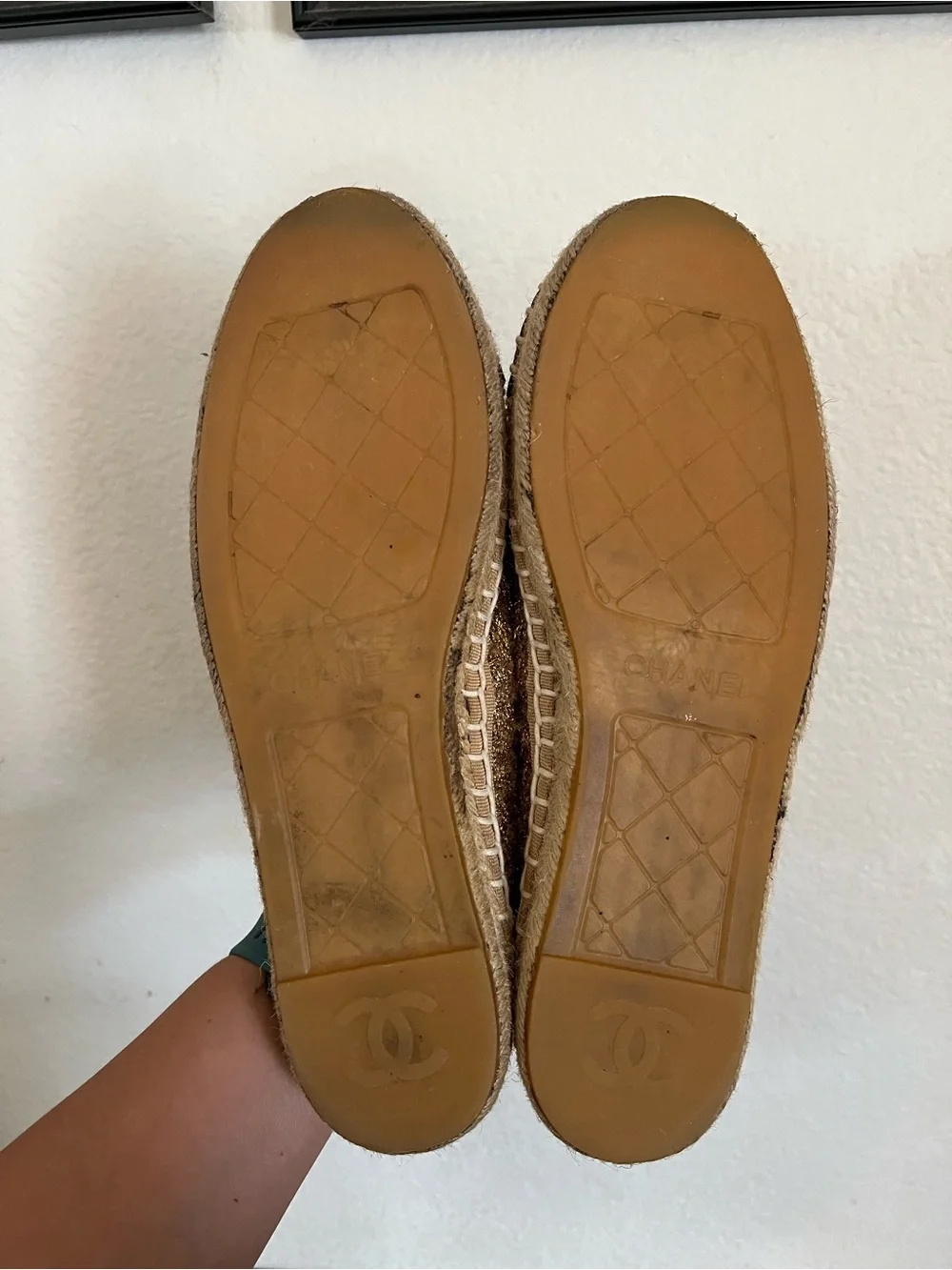CHANEL GOLD/BLACK GLITTER WOOL CC CAP-TOE ESPADRILLES SIZE, EUR 41